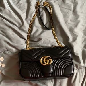 Gucci Crossbody NON AUTHENTIC.